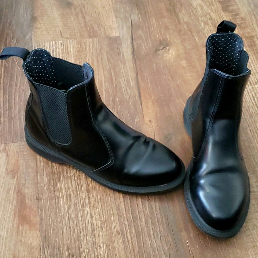 DOC DR.MARTENS "FLORA" BLACK LEATHER CHELSEA WOMENS BOOTS